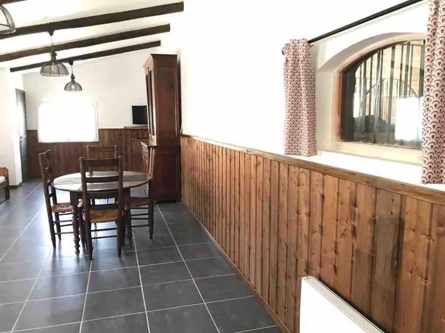 Logement Insolite Au Coeur D'Une Ecurie アルル エクステリア 写真